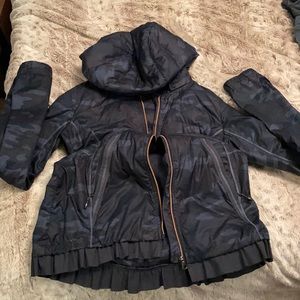 Lululemon Camo Puffy Windbreaker Jacket